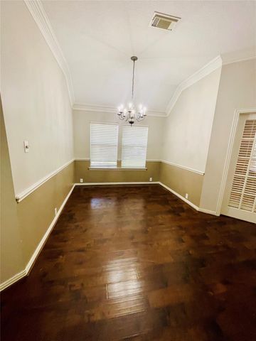6704 Kevincrest Drive, Pearland, TX 77584