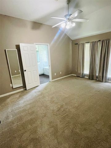 6704 Kevincrest Drive, Pearland, TX 77584