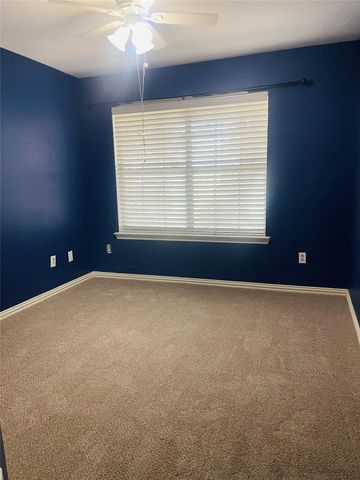 6704 Kevincrest Drive, Pearland, TX 77584