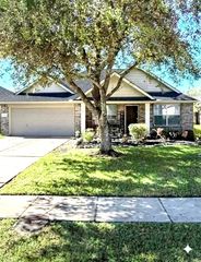 6704 Kevincrest Drive, Pearland, TX 77584