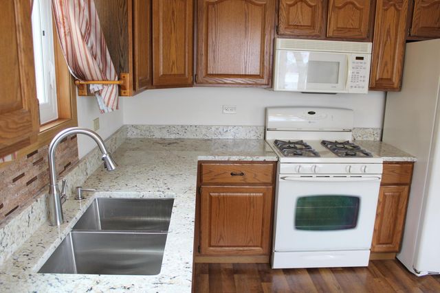 1549 Lake Holiday Drive, Sandwich, IL 60548