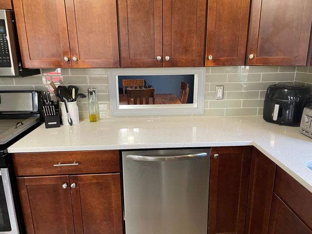 6817 29th Street N, Oakdale, MN 55128