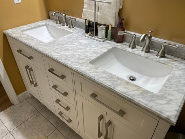 6817 29th Street N, Oakdale, MN 55128