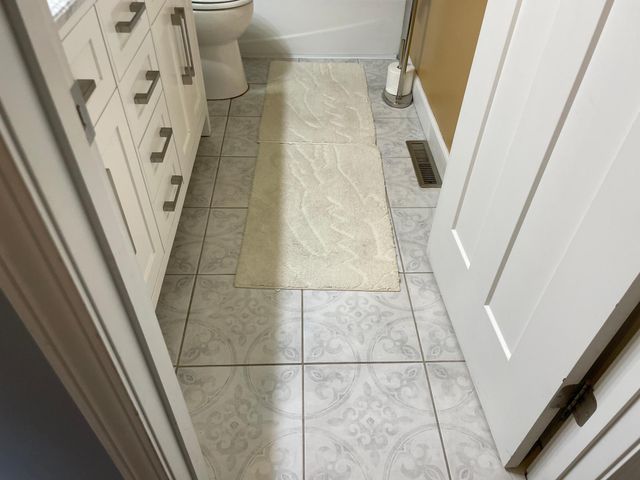 6817 29th Street N, Oakdale, MN 55128