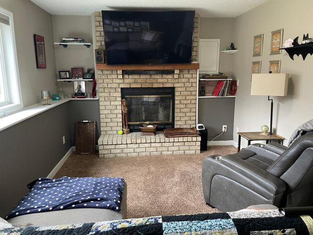 6817 29th Street N, Oakdale, MN 55128