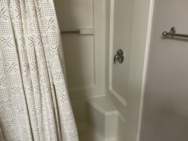 6817 29th Street N, Oakdale, MN 55128