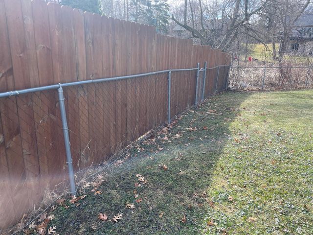 6817 29th Street N, Oakdale, MN 55128