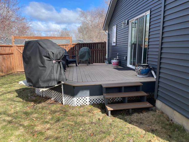 6817 29th Street N, Oakdale, MN 55128