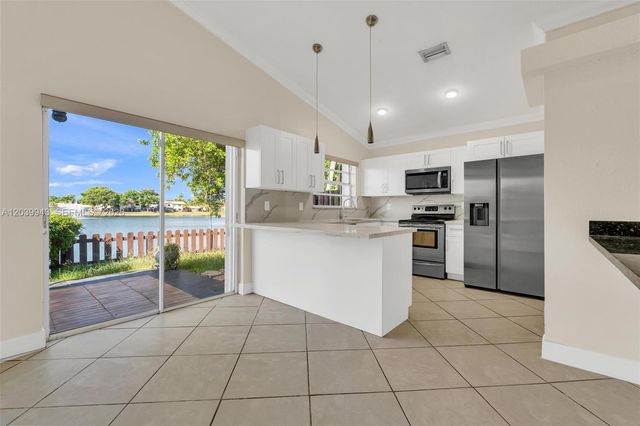 15311 SW 52nd Ter 15311, Miami, FL 33185