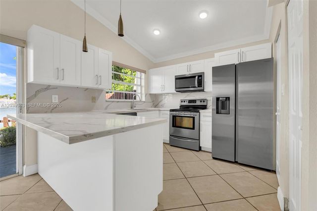 15311 SW 52nd Ter 15311, Miami, FL 33185
