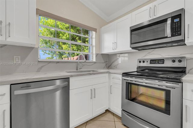 15311 SW 52nd Ter 15311, Miami, FL 33185