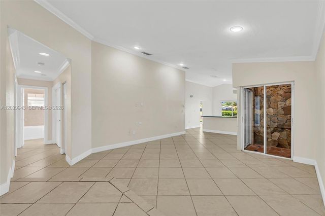 15311 SW 52nd Ter 15311, Miami, FL 33185