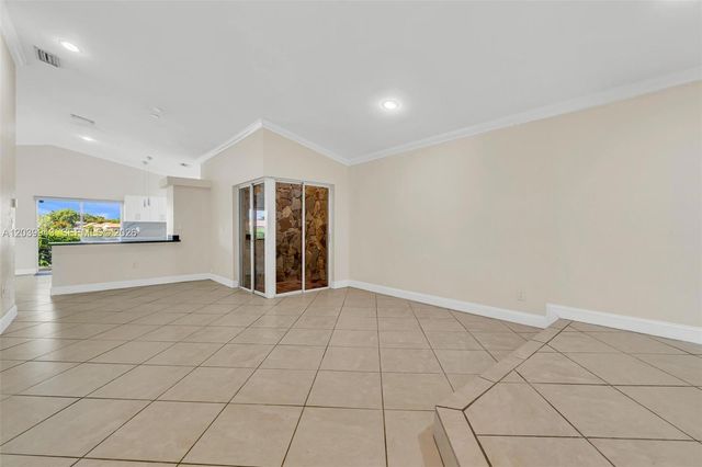 15311 SW 52nd Ter 15311, Miami, FL 33185