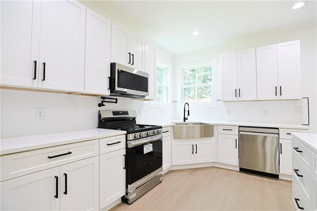 295 Huiet Dr, Mcdonough, GA 30252