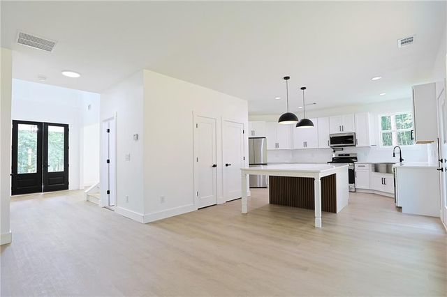 295 Huiet Dr, Mcdonough, GA 30252