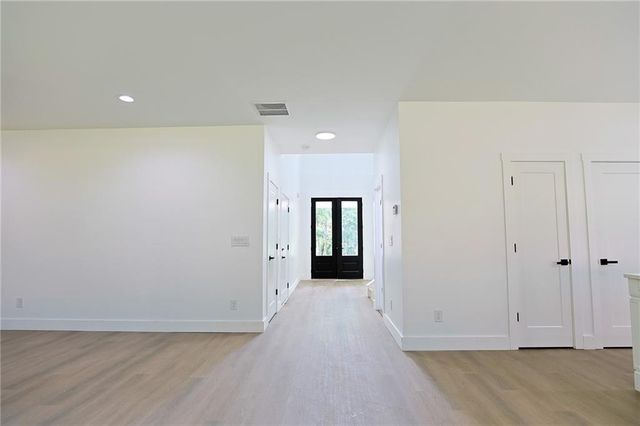 295 Huiet Dr, Mcdonough, GA 30252