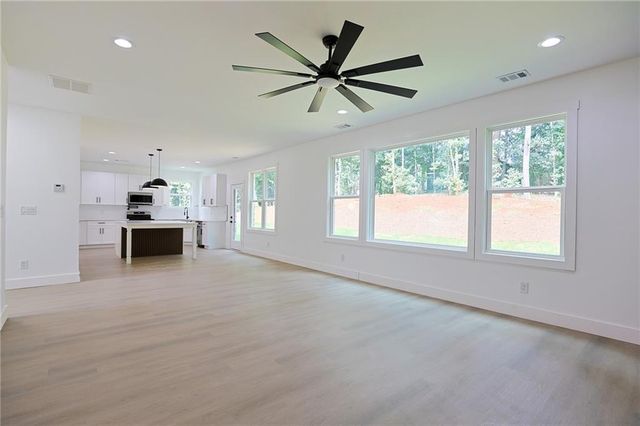 295 Huiet Dr, Mcdonough, GA 30252