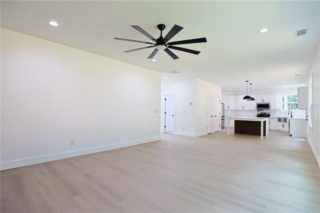 295 Huiet Dr, Mcdonough, GA 30252