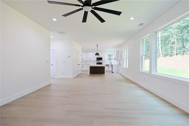 295 Huiet Dr, Mcdonough, GA 30252