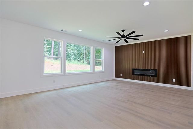 295 Huiet Dr, Mcdonough, GA 30252