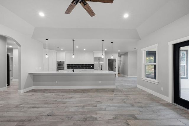 1522 Shady HOLW, New Braunfels, TX 78132