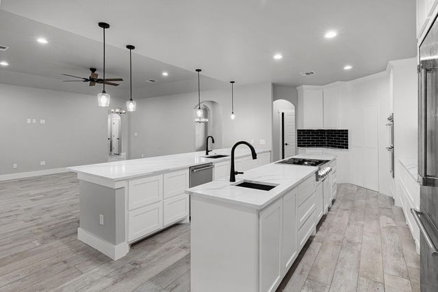 1522 Shady HOLW, New Braunfels, TX 78132