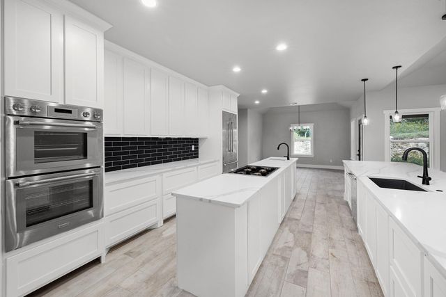 1522 Shady HOLW, New Braunfels, TX 78132