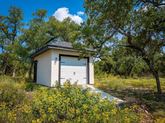 1522 Shady HOLW, New Braunfels, TX 78132