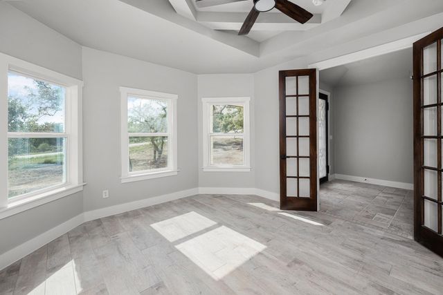 1522 Shady HOLW, New Braunfels, TX 78132