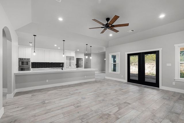 1522 Shady HOLW, New Braunfels, TX 78132