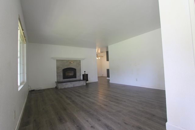 7231 Baldwin St, Valley Springs, CA 95252