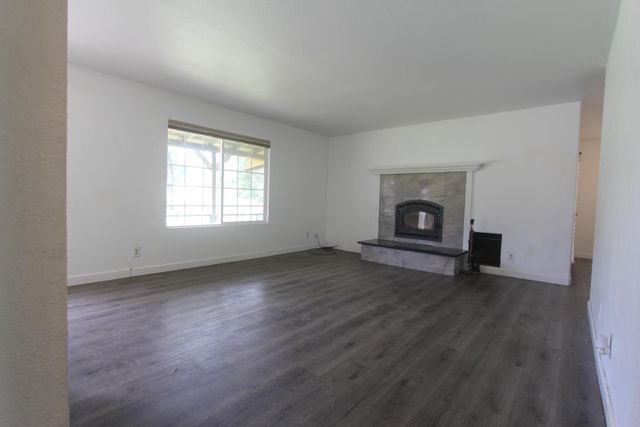 7231 Baldwin St, Valley Springs, CA 95252