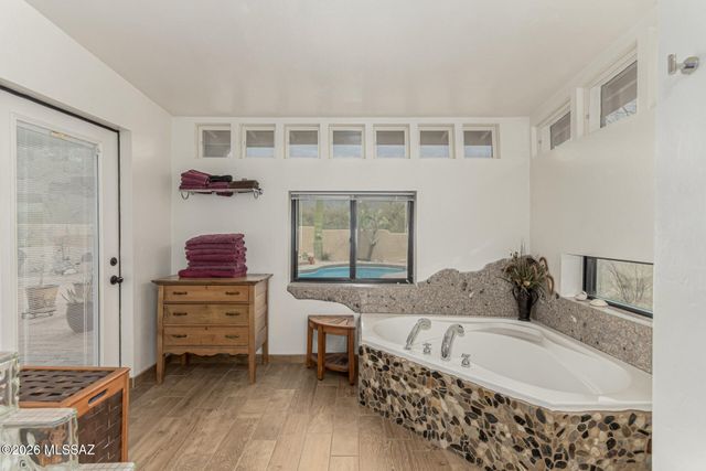 5630 N Moccasin Trail, Tucson, AZ 85750