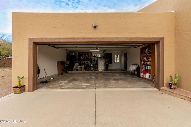 5630 N Moccasin Trail, Tucson, AZ 85750