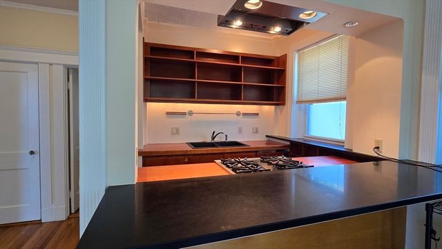 61 Quint Ave 8, Boston, MA 02134