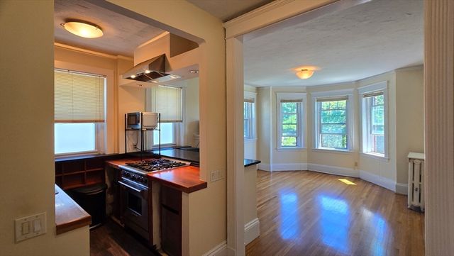 61 Quint Ave 8, Boston, MA 02134