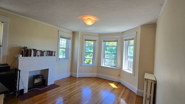 61 Quint Ave 8, Boston, MA 02134
