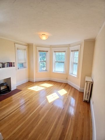 61 Quint Ave 8, Boston, MA 02134