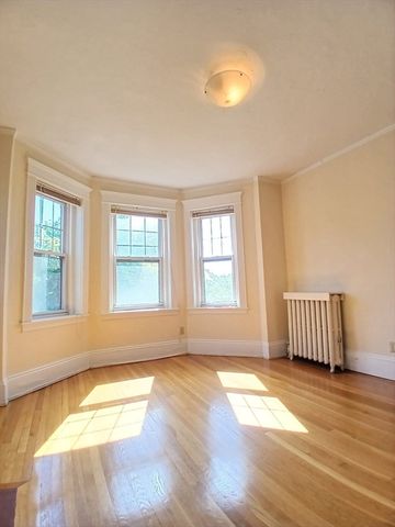 61 Quint Ave 8, Boston, MA 02134