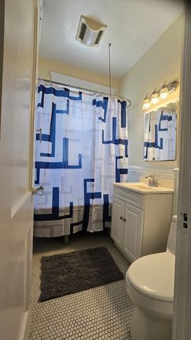 61 Quint Ave 8, Boston, MA 02134
