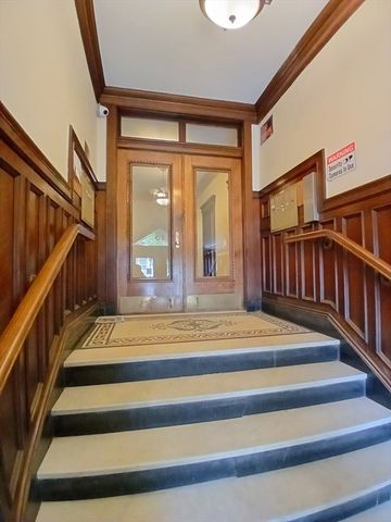 61 Quint Ave 8, Boston, MA 02134