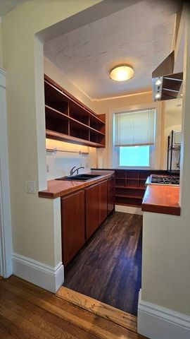 61 Quint Ave 8, Boston, MA 02134