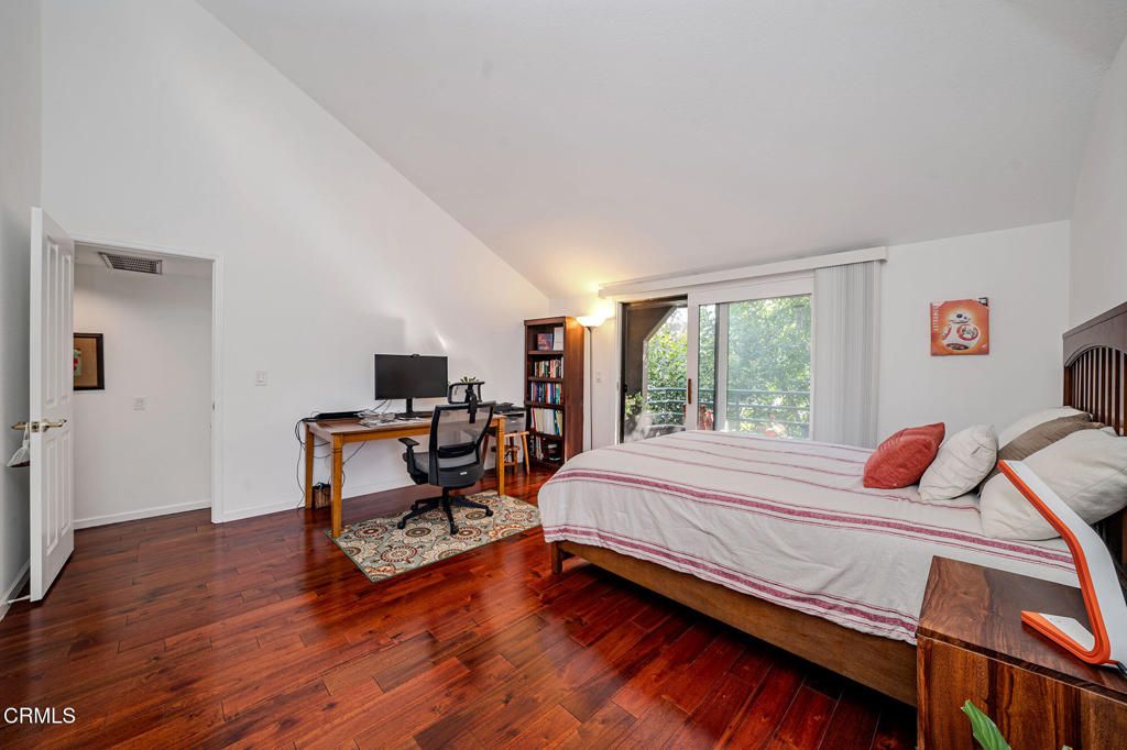 Image 12 of property listing at 786 E California Boulevard 2, Pasadena, CA 91106