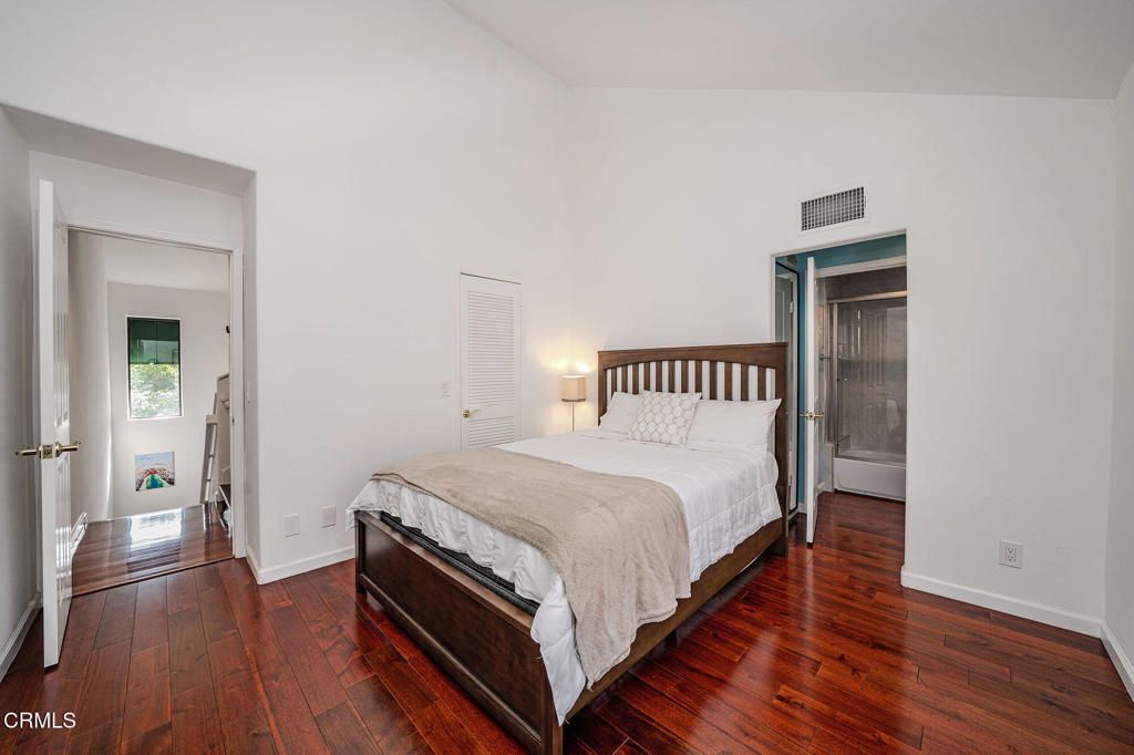 Image 16 of property listing at 786 E California Boulevard 2, Pasadena, CA 91106