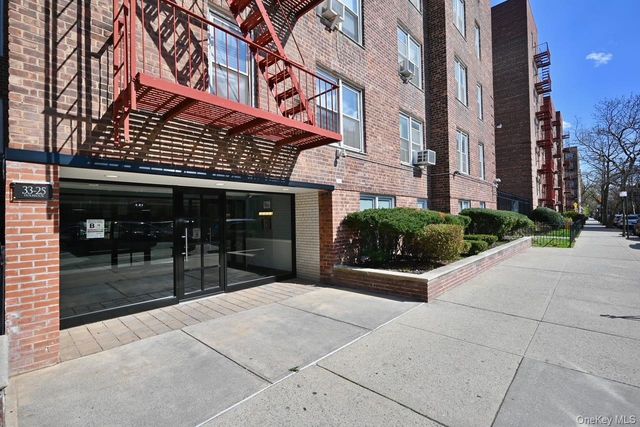 33-25 90 Street 5D, Jackson Heights, NY 11372
