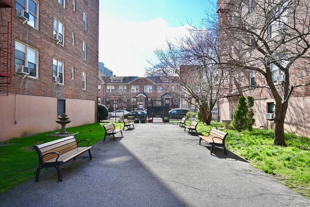 33-25 90 Street 5D, Jackson Heights, NY 11372