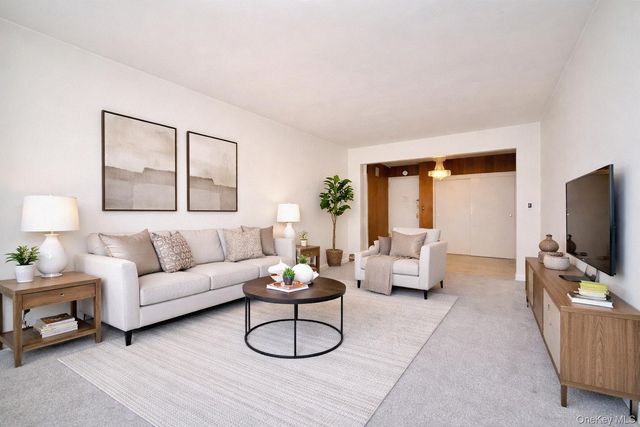 33-25 90 Street 5D, Jackson Heights, NY 11372