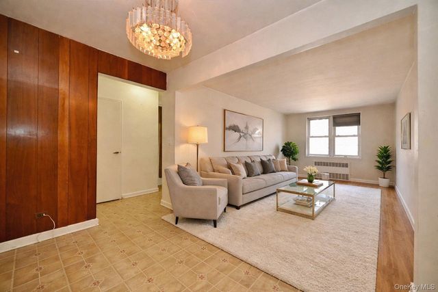 33-25 90 Street 5D, Jackson Heights, NY 11372