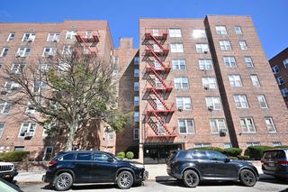33-25 90 Street 5D, Jackson Heights, NY 11372