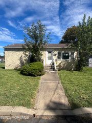 20 Avon Street, Cliffwood, NJ 07721